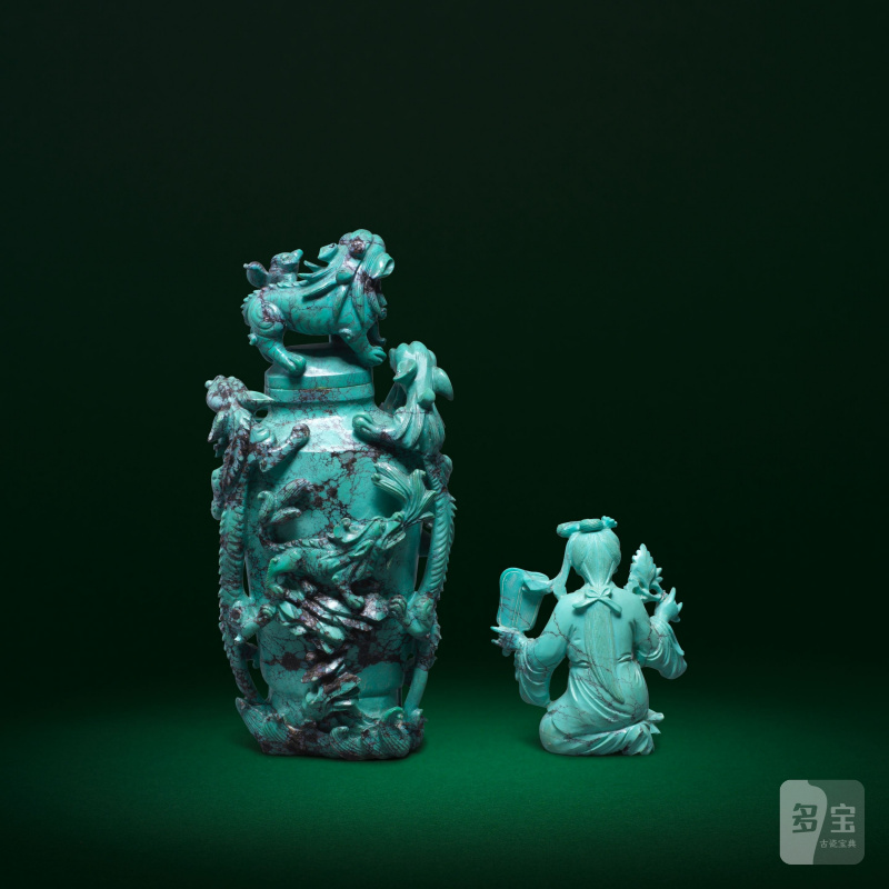 二十世紀 綠松石雕瑞獸紋蓋瓶 及執扇侍女擺件 一組兩件 | A TURQUOISE FIGURE OF A LADY WITH FAN AND FLORAL-SPRAY; AND A TURQUOISE MATRIX VASE AND COVER - 图2